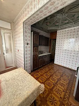 Satılır 4 otaqlı mənzil 120 m²