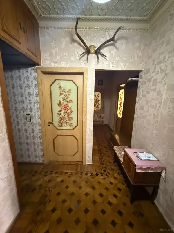 Satılır 4 otaqlı mənzil 120 m²