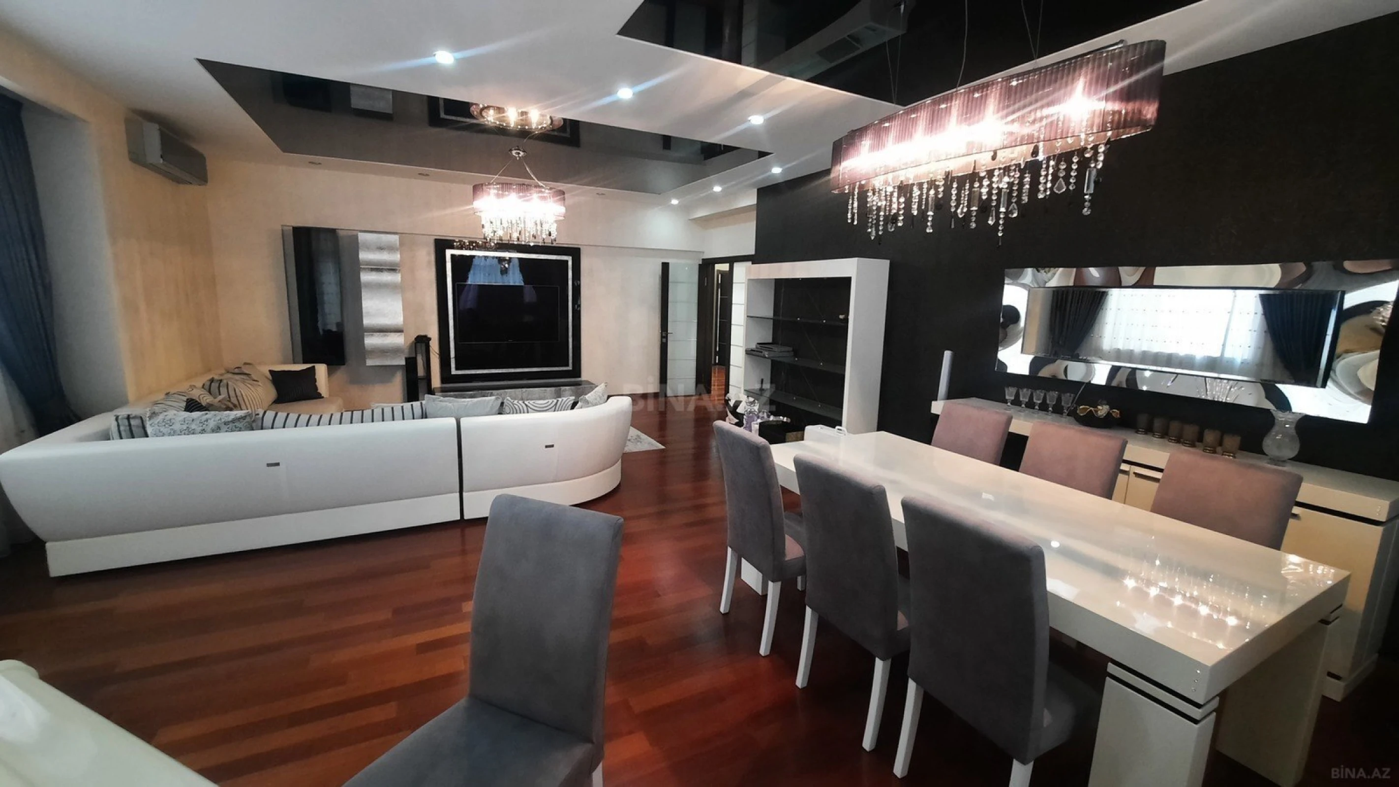 Satılır 4 otaqlı mənzil 214 m²