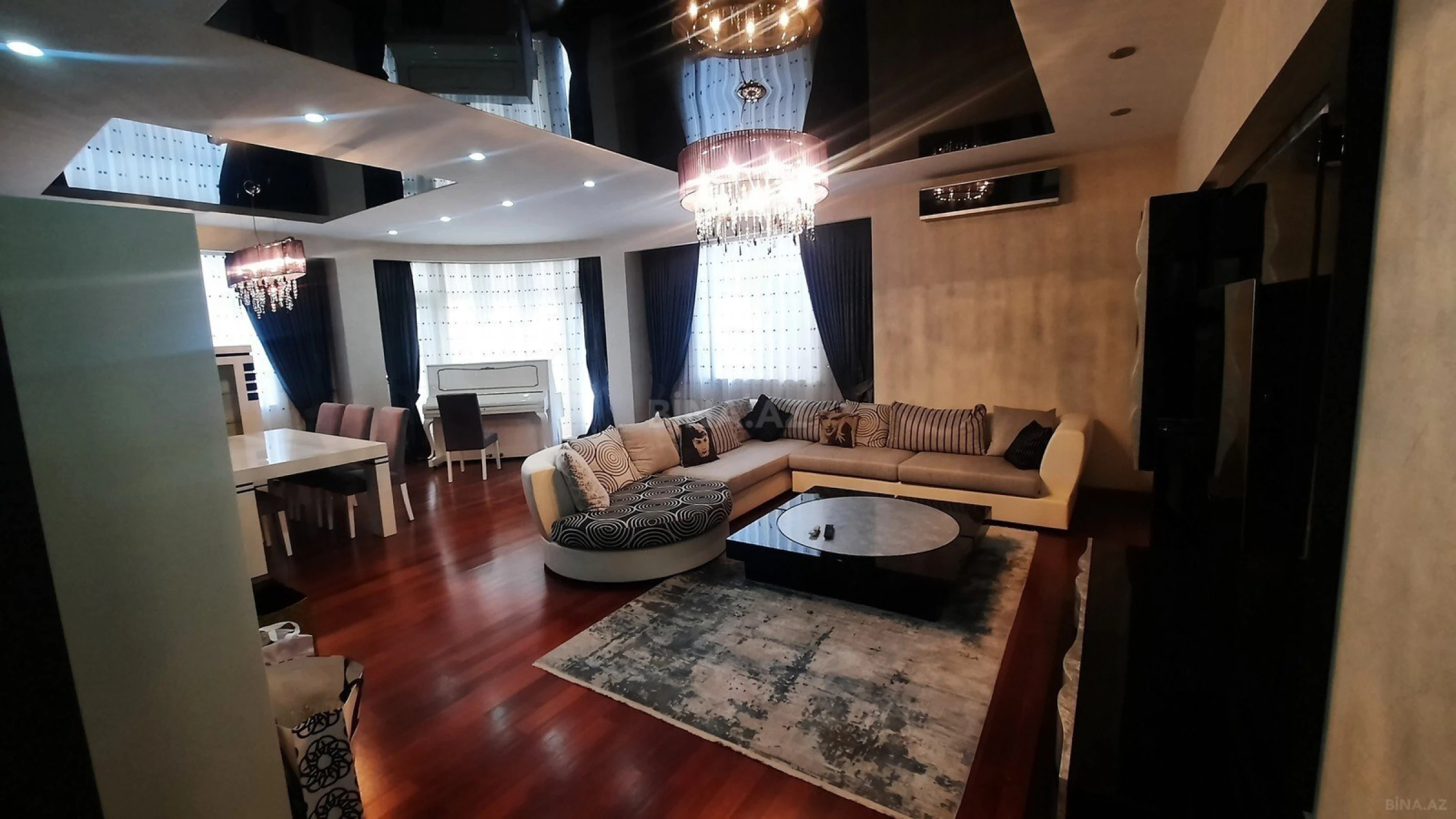 Satılır 4 otaqlı mənzil 214 m²