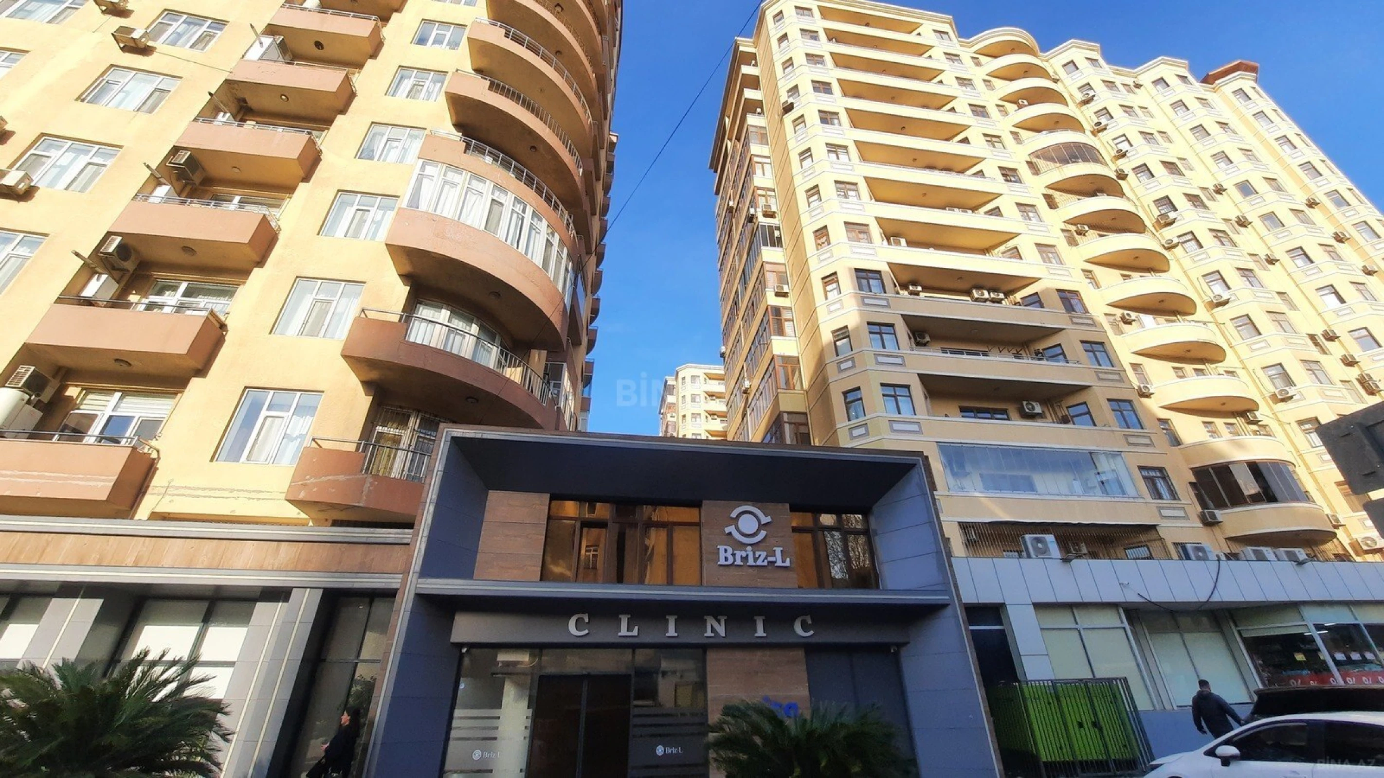Satılır 4 otaqlı mənzil 214 m²