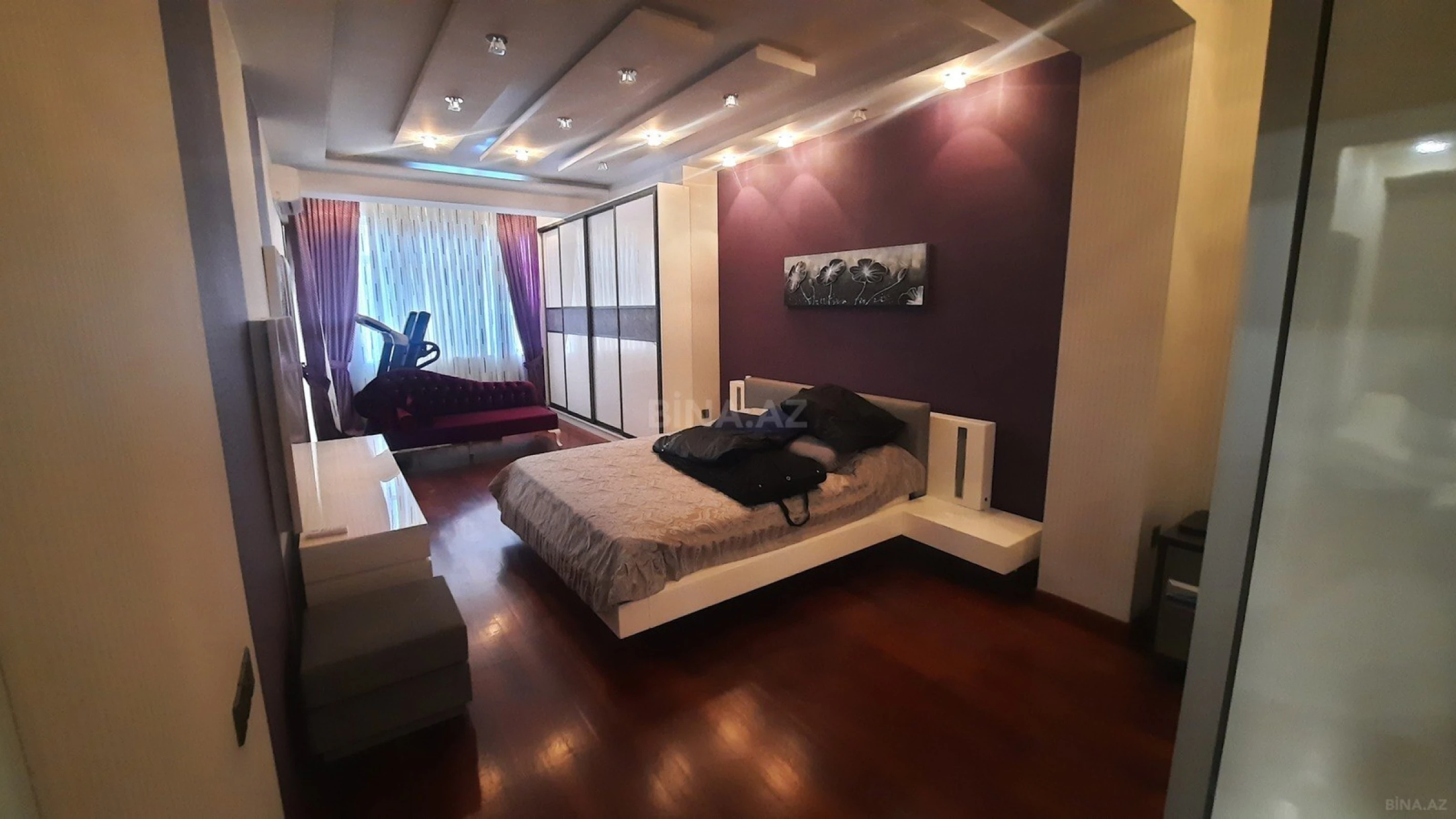 Satılır 4 otaqlı mənzil 214 m²