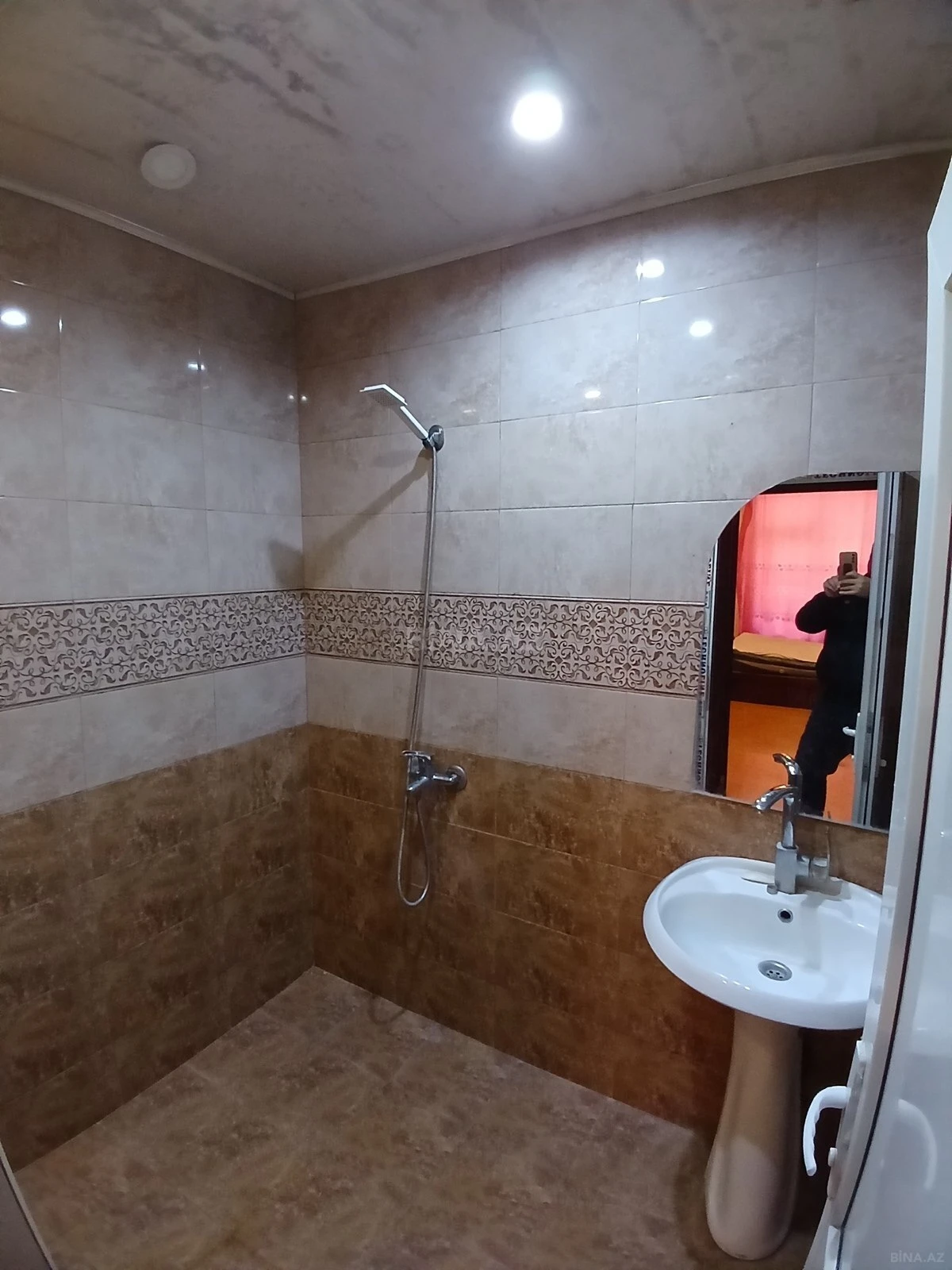 Kirayə verilir 2 otaqlı mənzil 60 m²