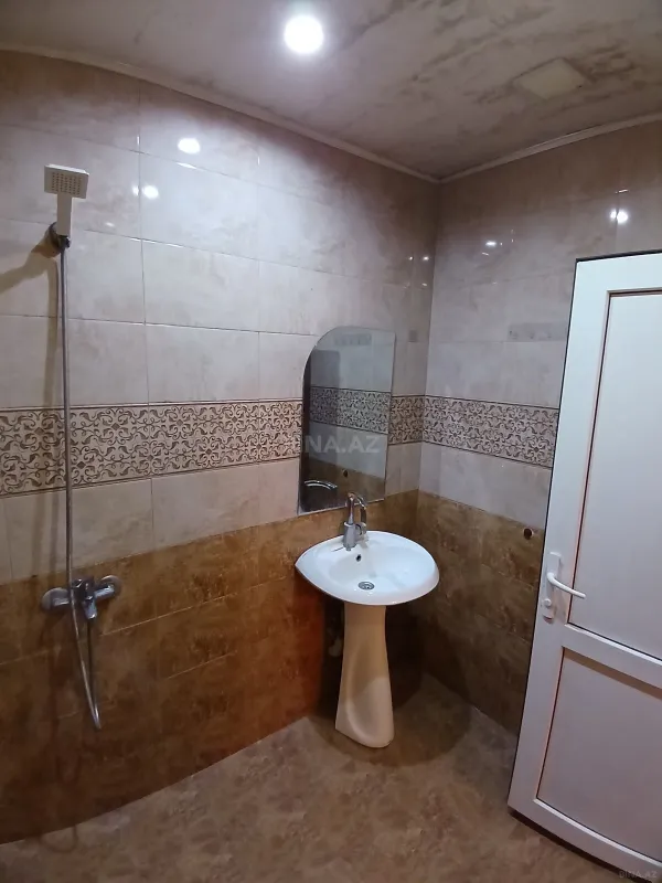 Kirayə verilir 2 otaqlı mənzil 60 m²