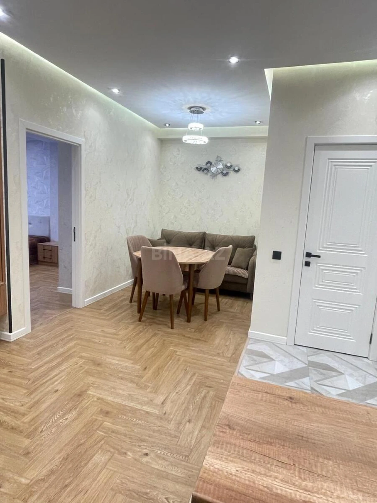 Kirayə verilir 2 otaqlı mənzil 60 m²