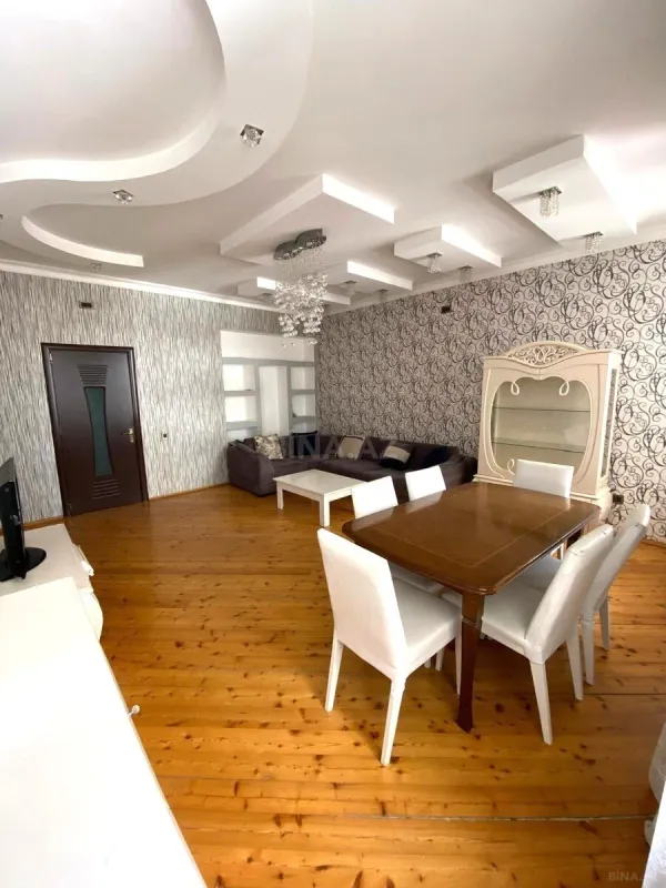 Kirayə verilir 3 otaqlı mənzil 120 m²