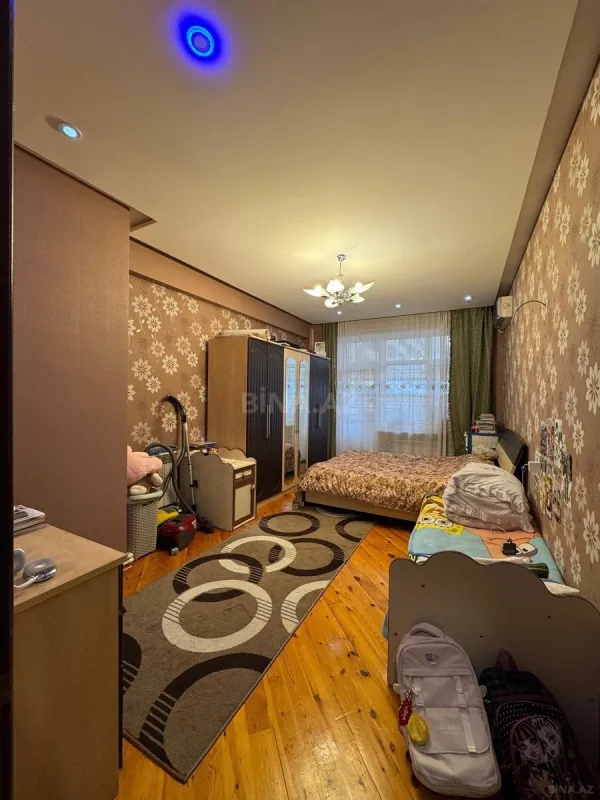 Satılır 2 otaqlı mənzil 70 m²