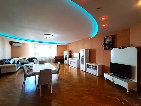 Kirayə verilir 3 otaqlı mənzil 195 m²