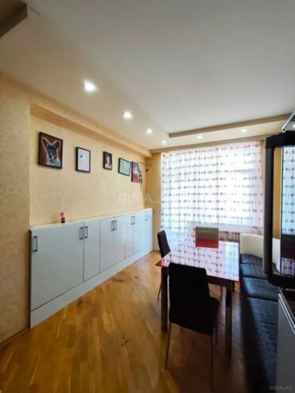 Kirayə verilir 3 otaqlı mənzil 195 m²