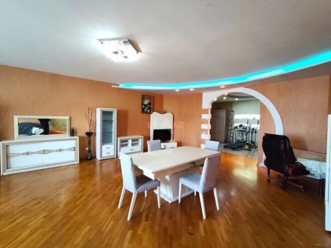 Kirayə verilir 3 otaqlı mənzil 195 m²