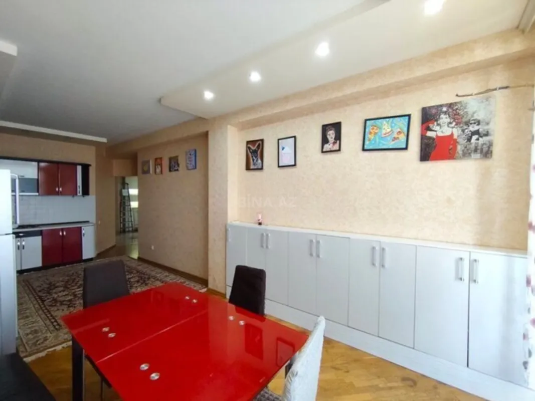 Kirayə verilir 3 otaqlı mənzil 195 m²