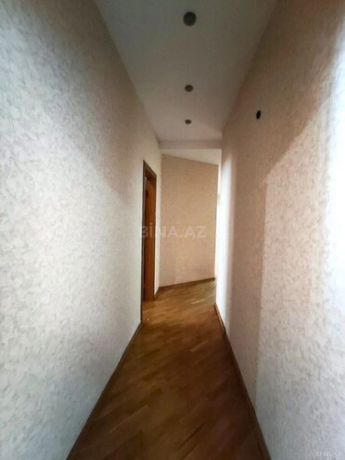 Kirayə verilir 3 otaqlı mənzil 195 m²
