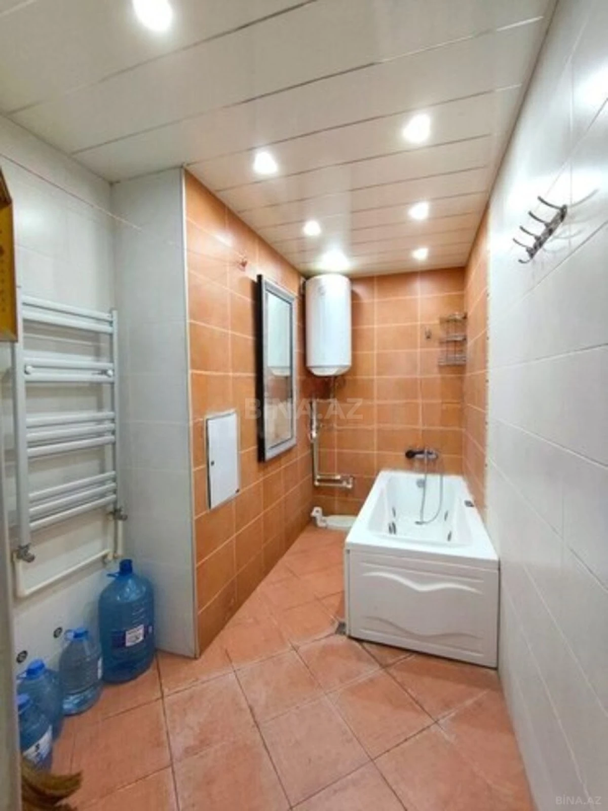 Kirayə verilir 3 otaqlı mənzil 195 m²