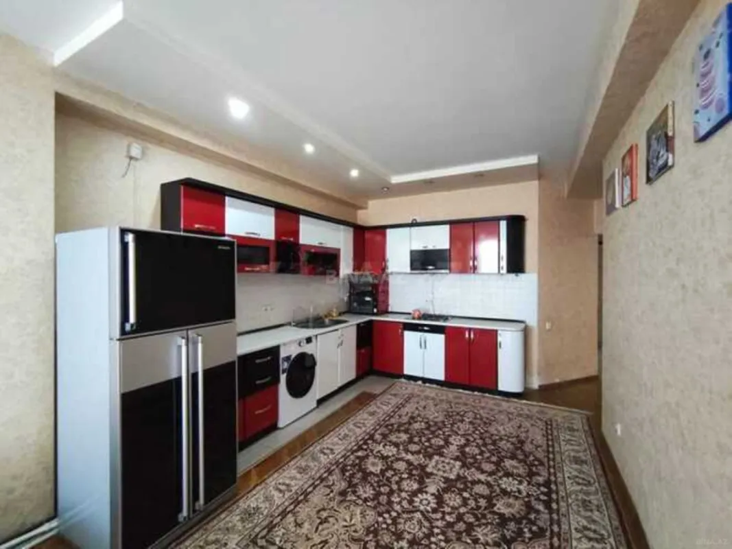 Kirayə verilir 3 otaqlı mənzil 195 m²