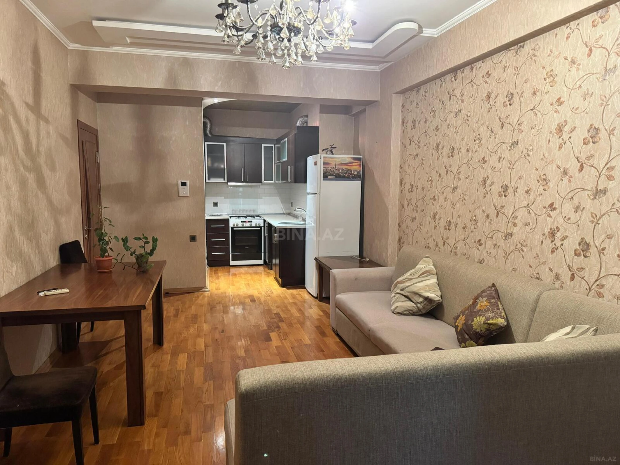 Kirayə verilir 2 otaqlı mənzil 60 m²