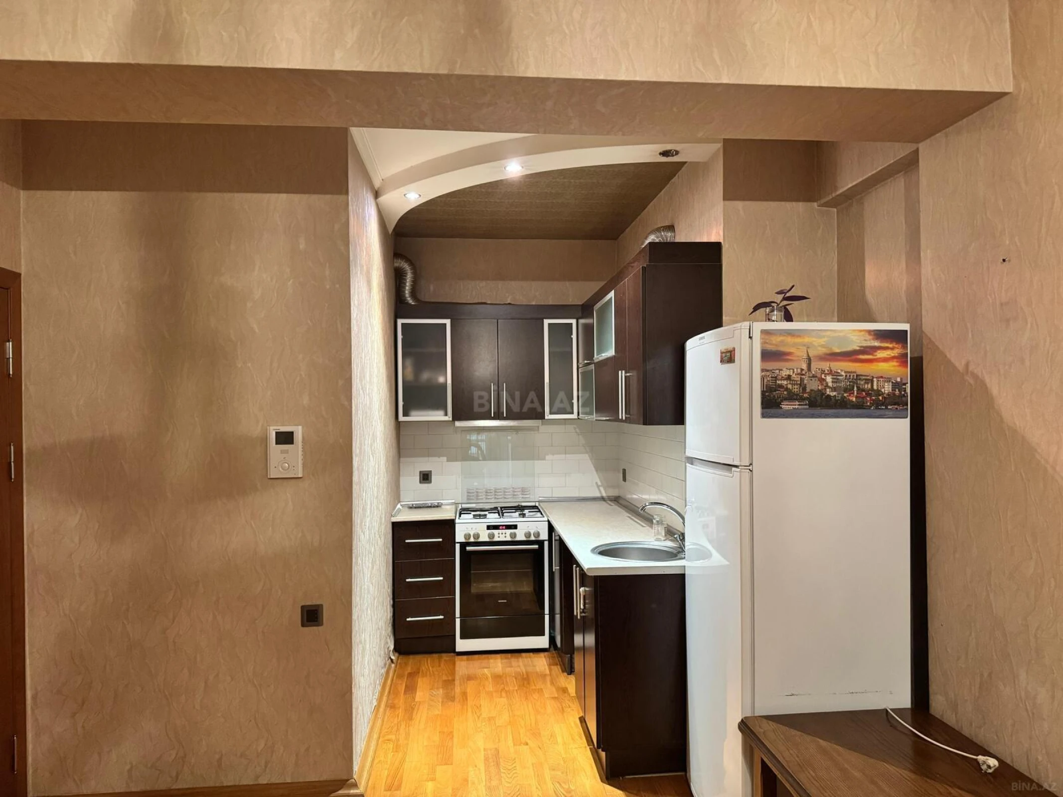 Kirayə verilir 2 otaqlı mənzil 60 m²