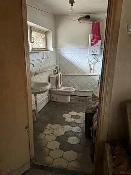 Satılır obyekt 450 m²