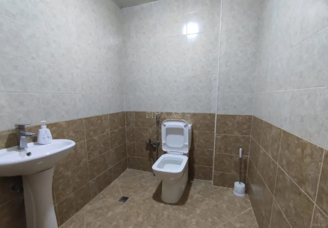 Kirayə verilir 4 otaqlı mənzil 130 m²
