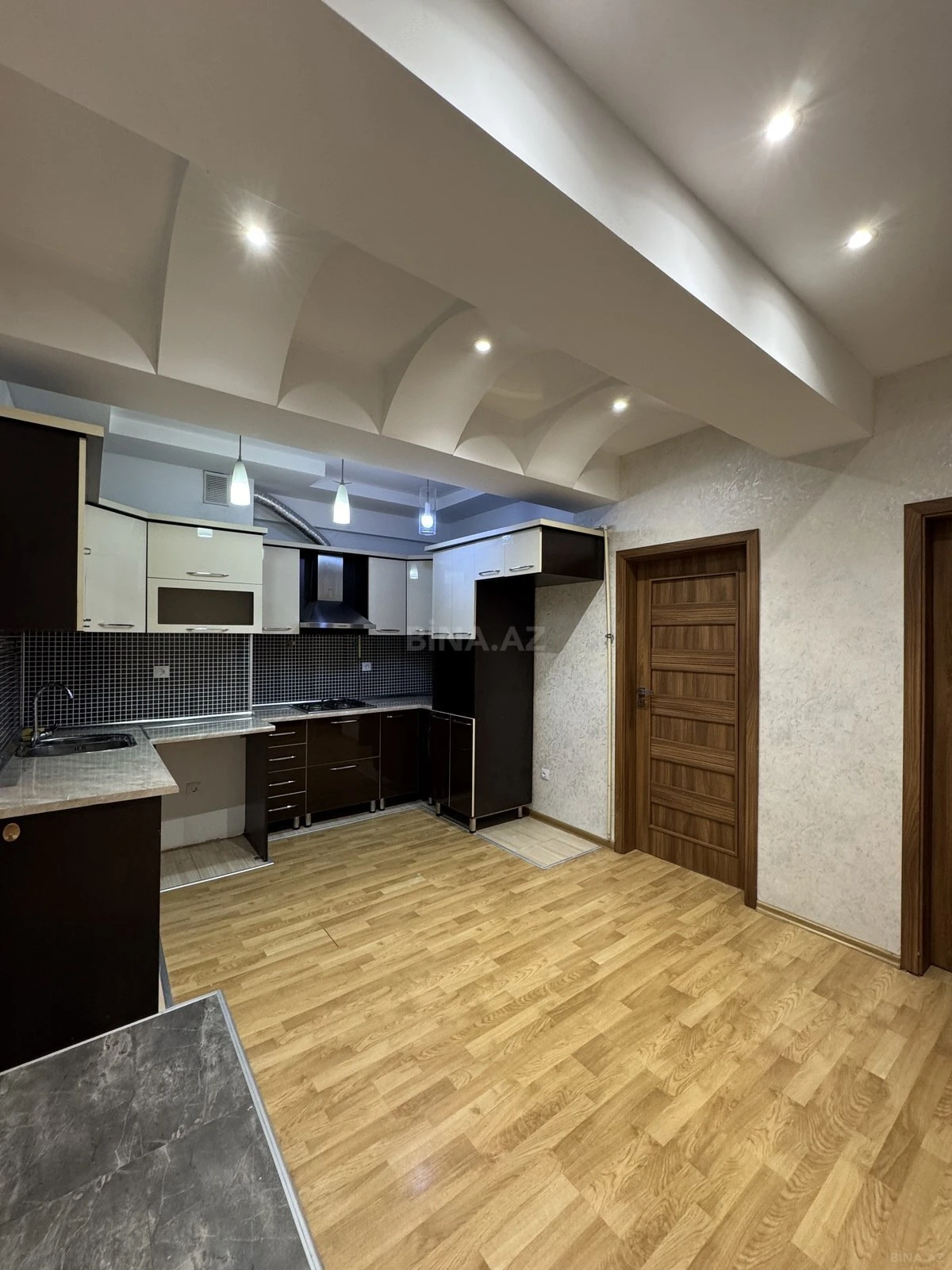 Satılır 2 otaqlı mənzil 70 m²