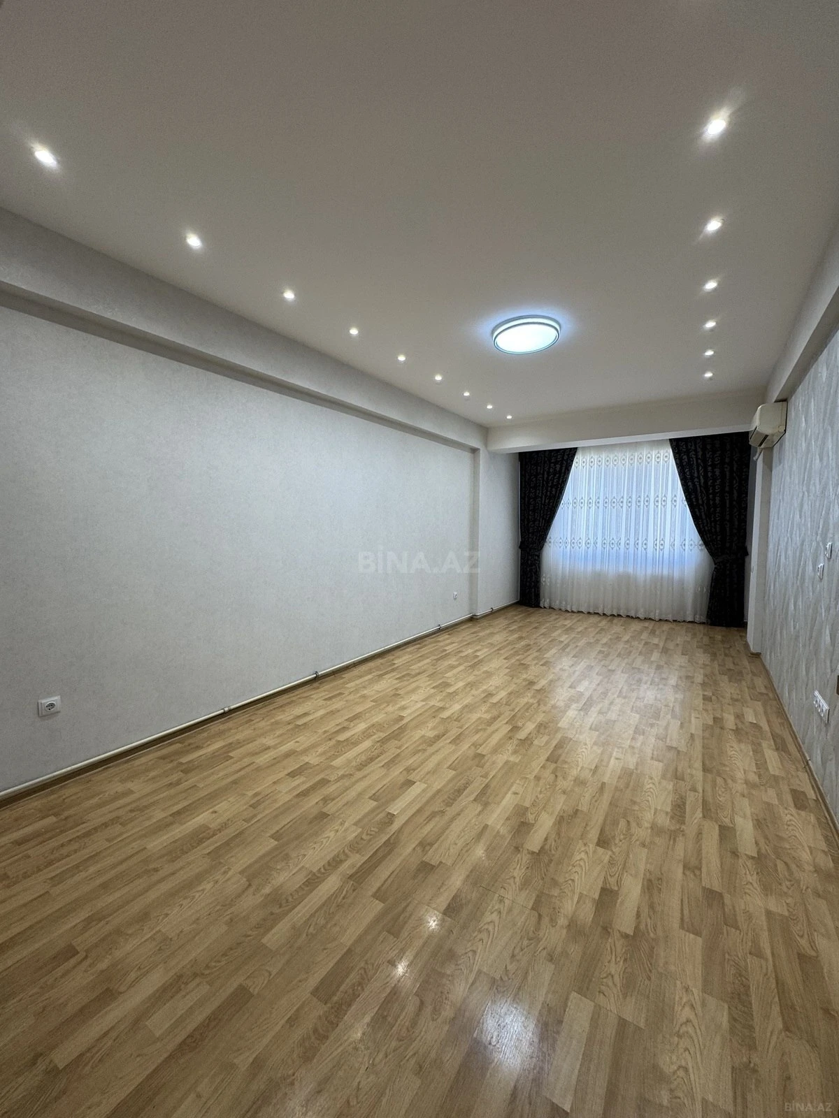 Satılır 2 otaqlı mənzil 70 m²