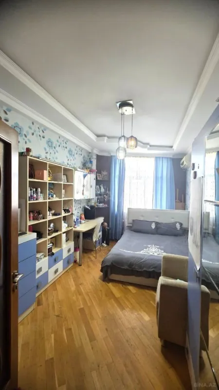 Satılır 3 otaqlı mənzil 125 m²