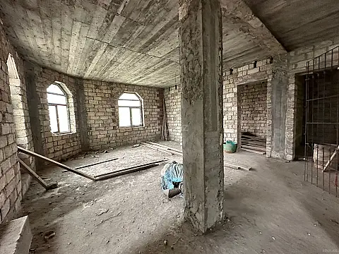 Satılır obyekt 1200 m²