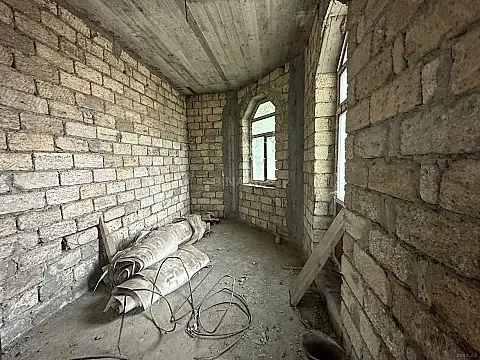 Satılır obyekt 1200 m²