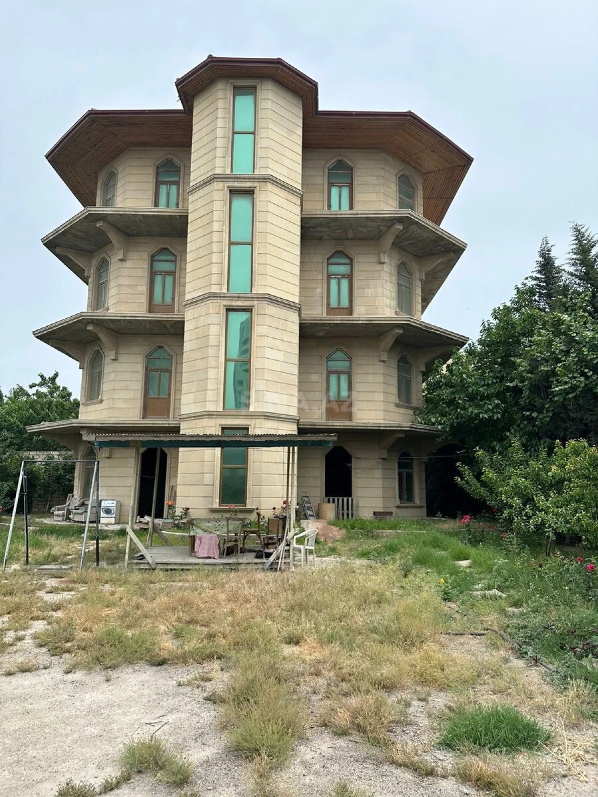 Satılır obyekt 1200 m²