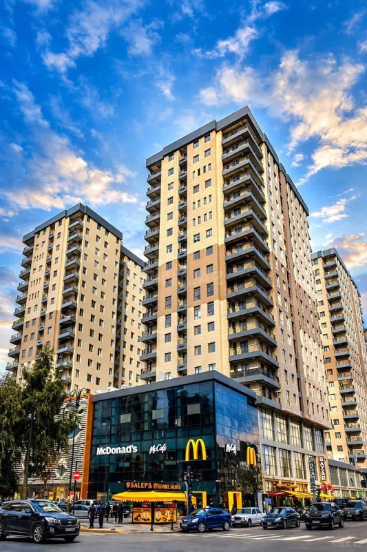 Satılır 4 otaqlı mənzil 192.5 m²