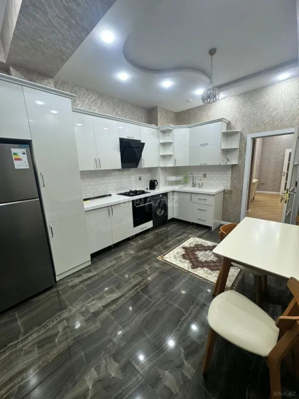 Kirayə verilir 3 otaqlı mənzil 115 m²