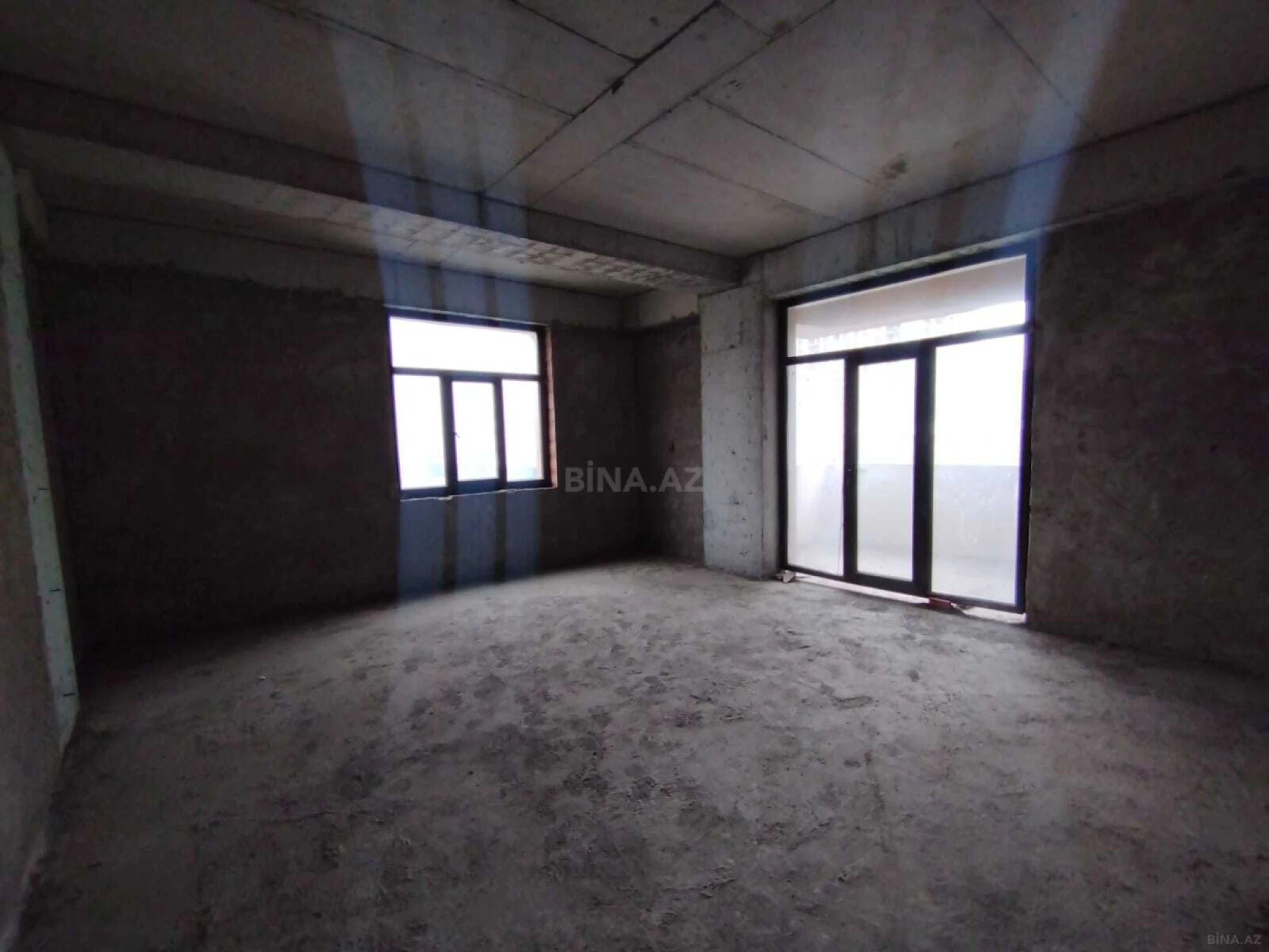 Satılır 3 otaqlı mənzil 134 m²