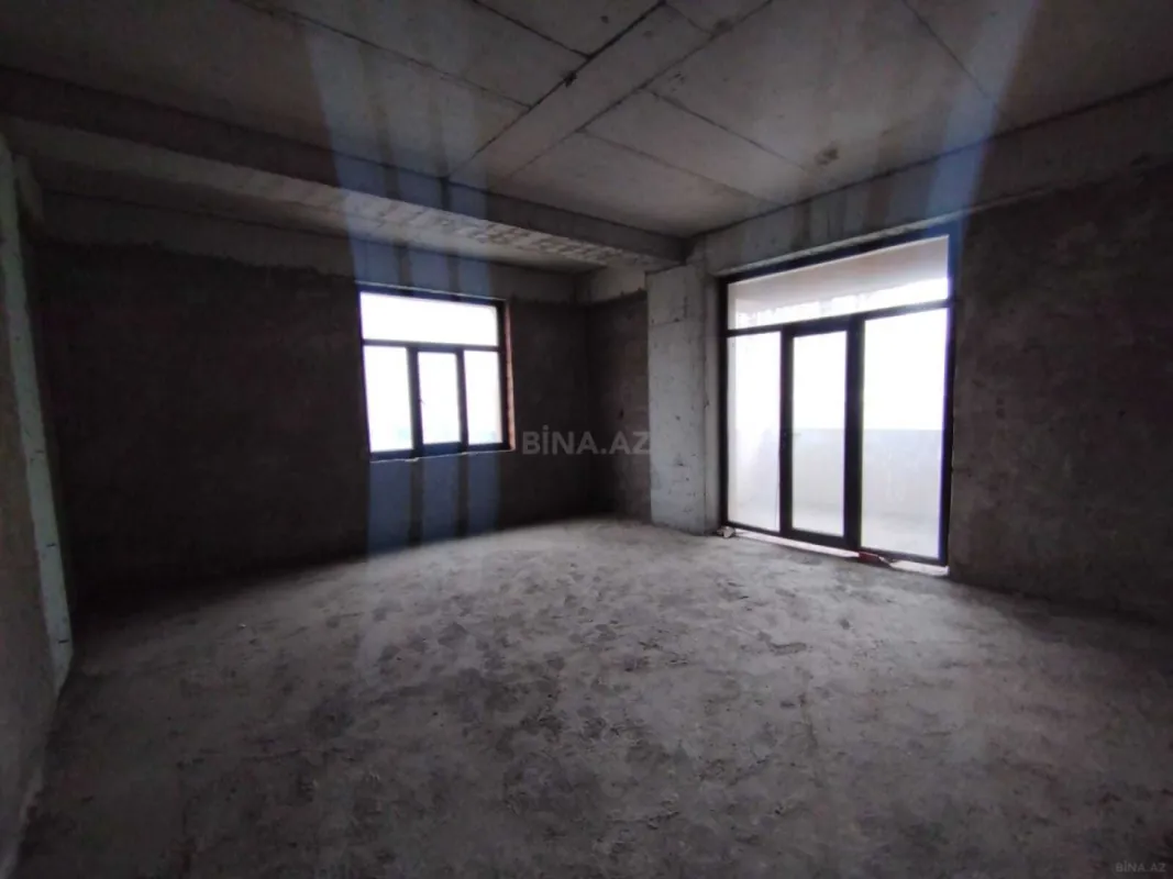 Satılır 3 otaqlı mənzil 134 m²