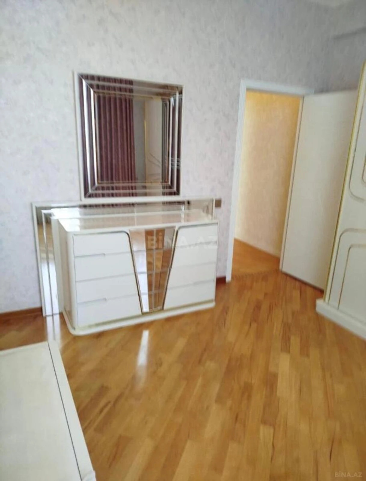 Kirayə verilir 3 otaqlı mənzil 120 m²