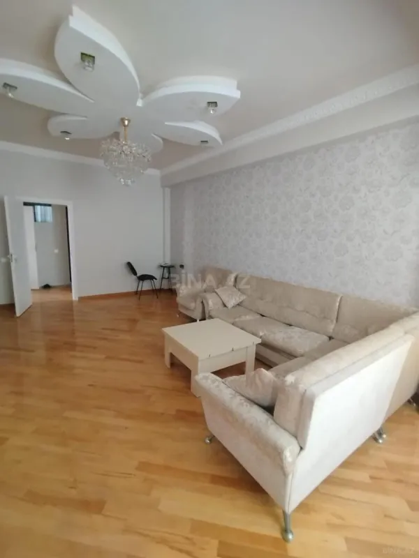 Kirayə verilir 3 otaqlı mənzil 120 m²