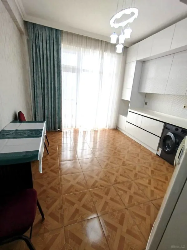 Kirayə verilir 3 otaqlı mənzil 120 m²
