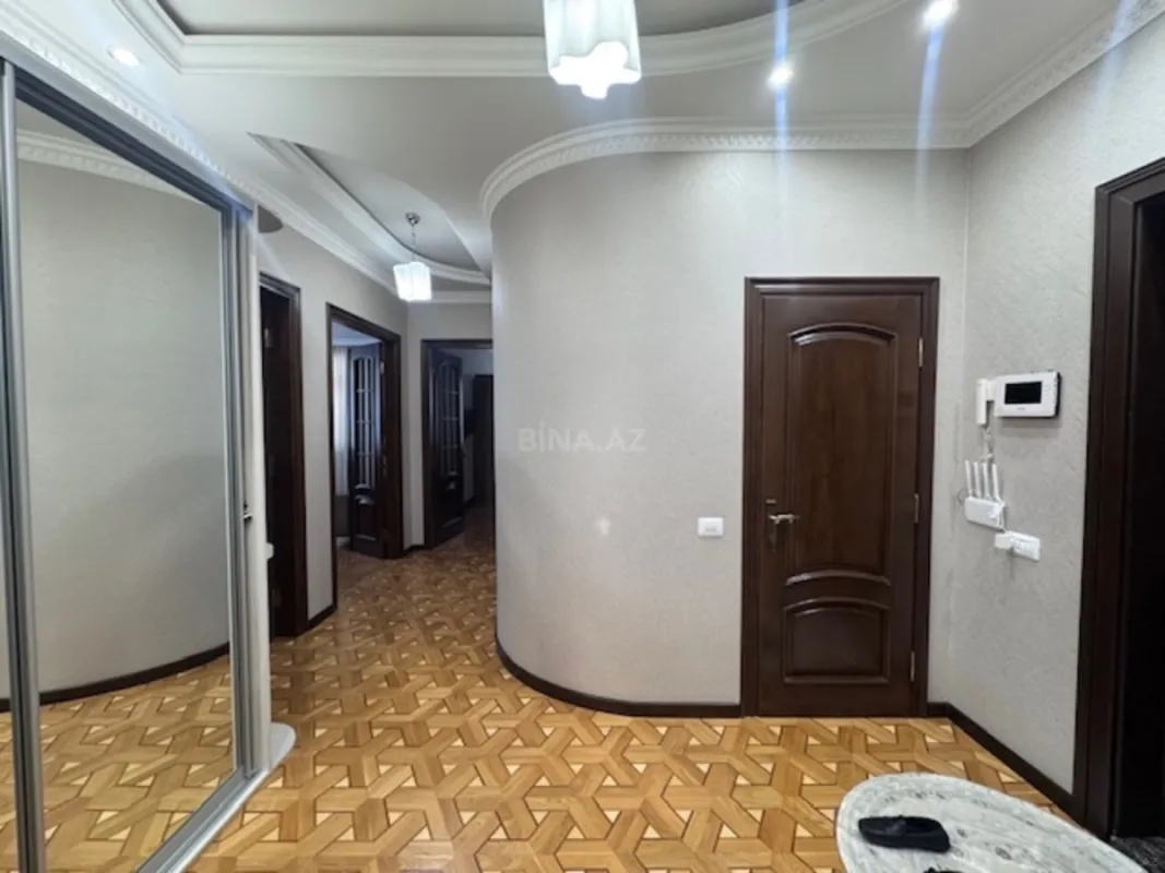 Satılır 3 otaqlı mənzil 120 m²