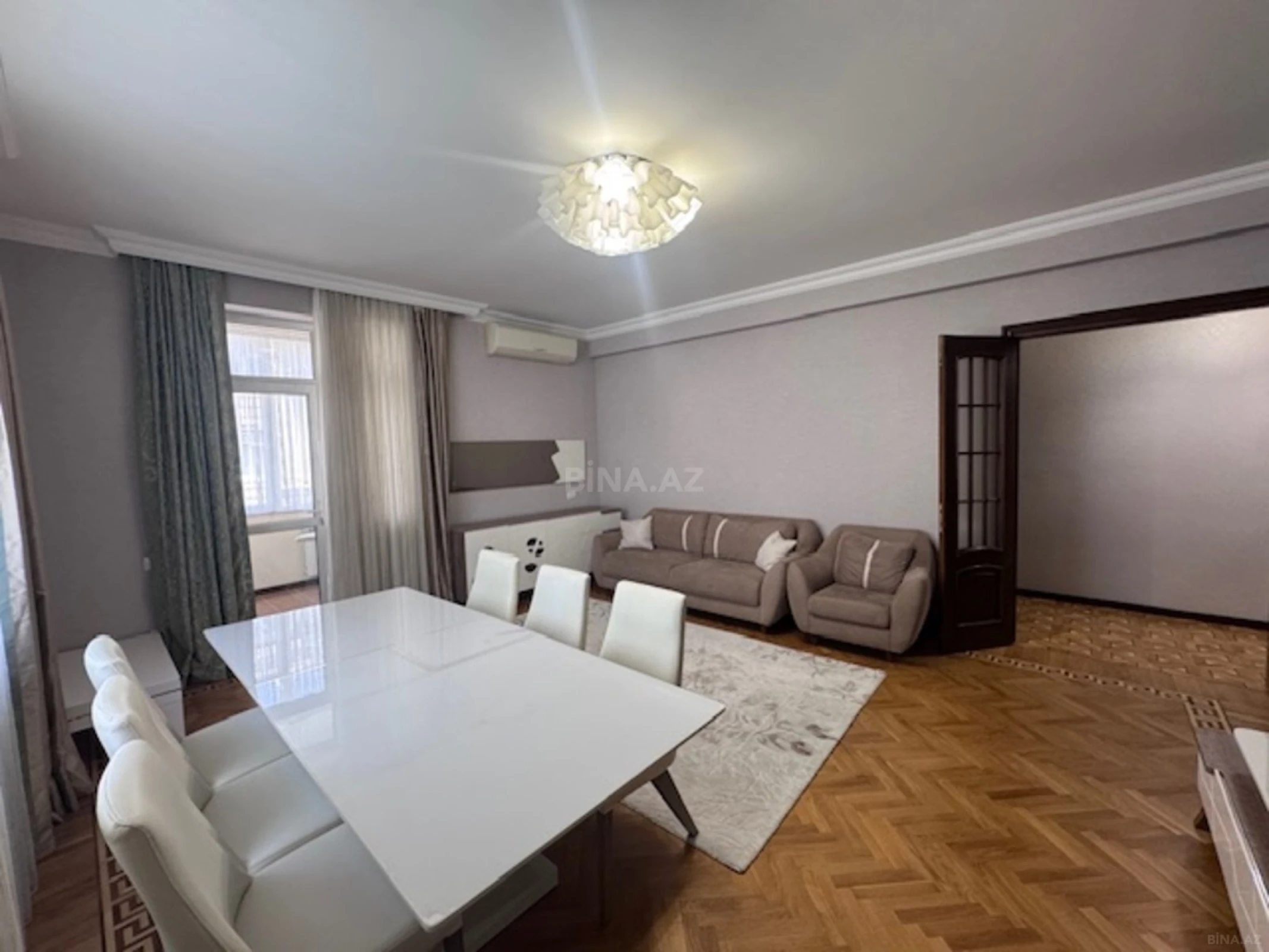 Satılır 3 otaqlı mənzil 120 m²