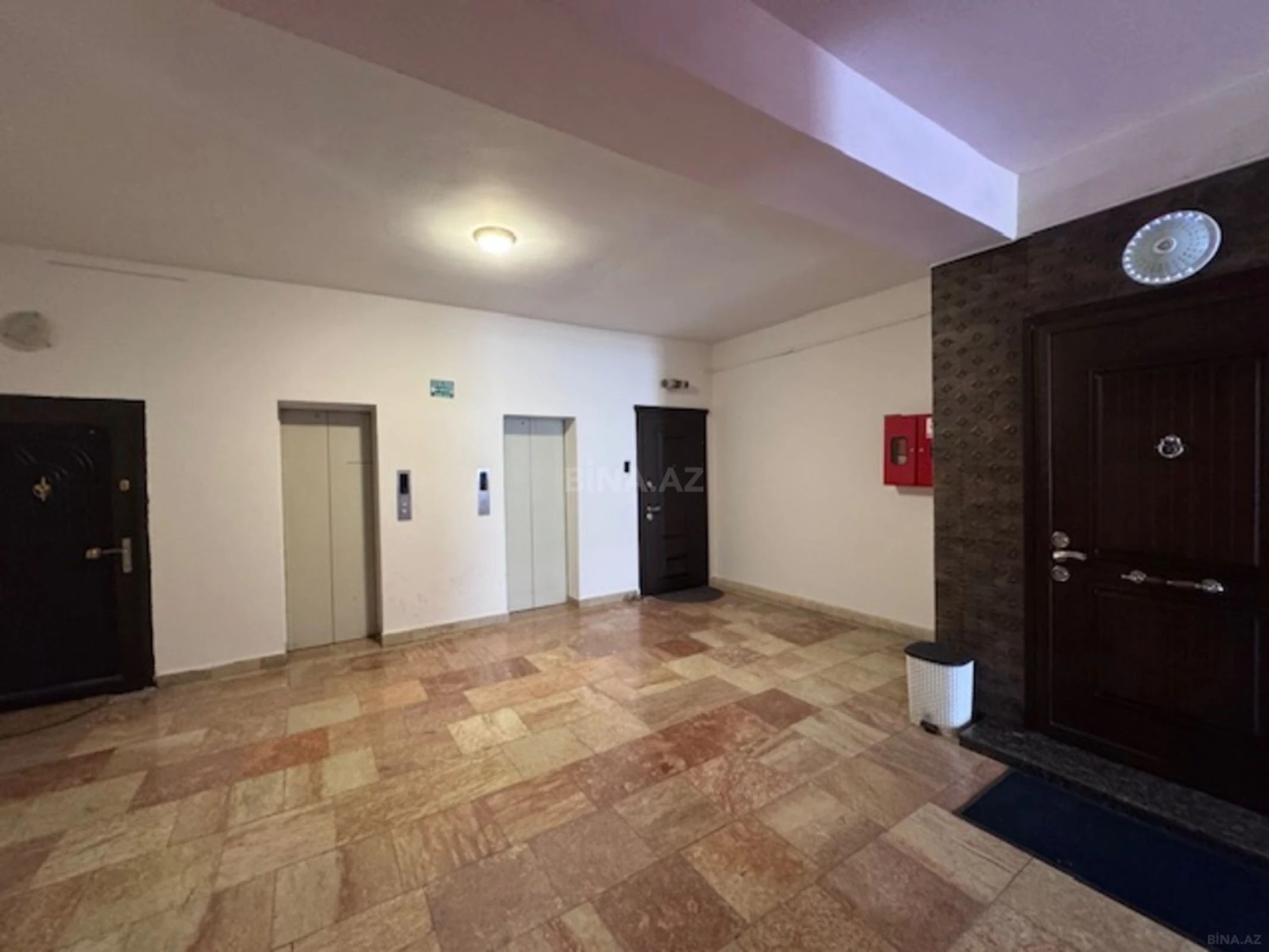 Satılır 3 otaqlı mənzil 120 m²
