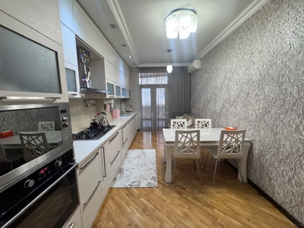 Satılır 3 otaqlı mənzil 120 m²