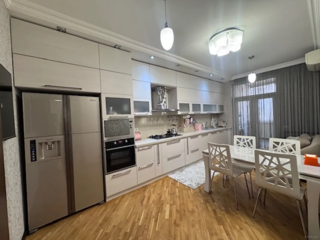 Satılır 3 otaqlı mənzil 120 m²