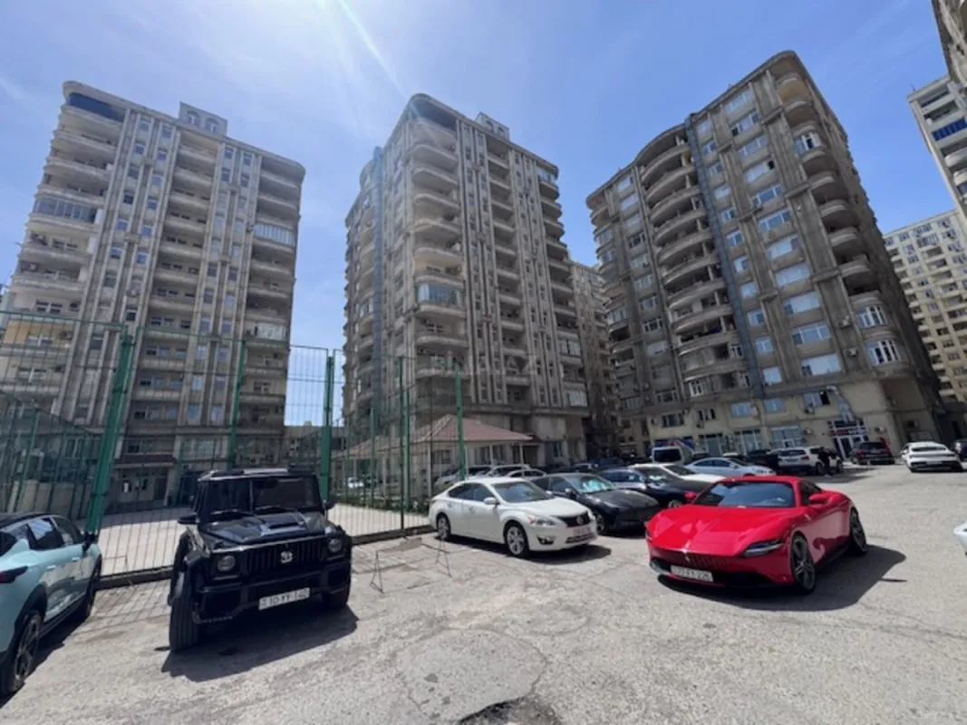 Satılır 3 otaqlı mənzil 120 m²