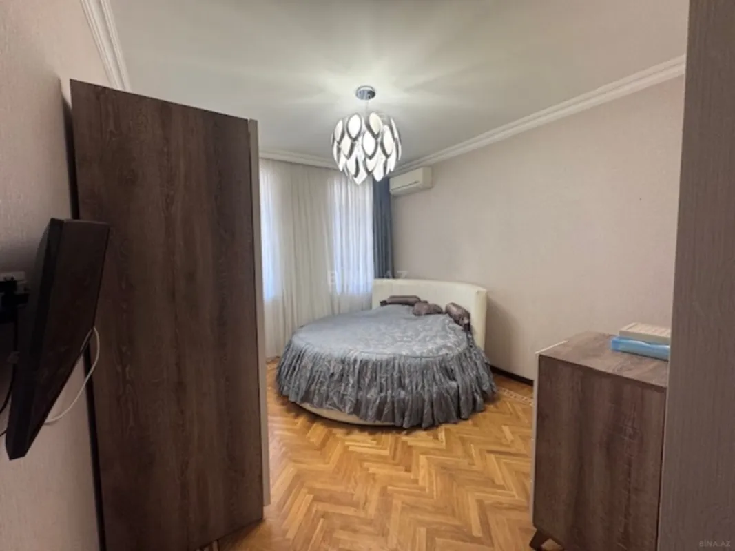 Satılır 3 otaqlı mənzil 120 m²