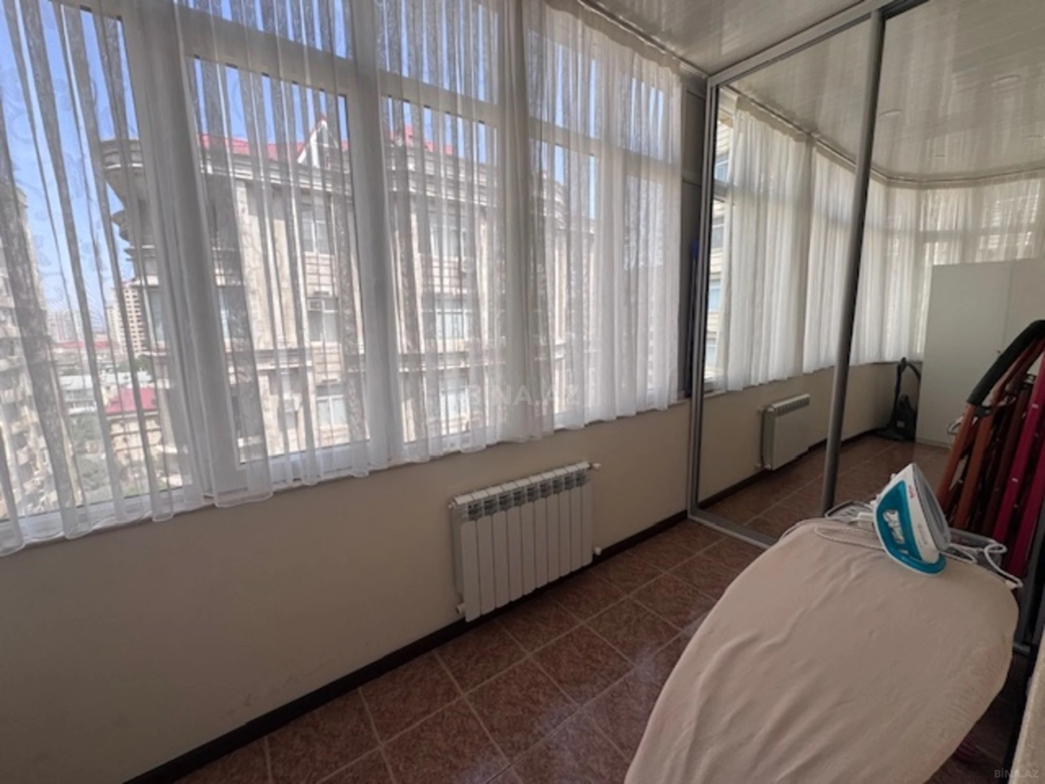 Satılır 3 otaqlı mənzil 120 m²