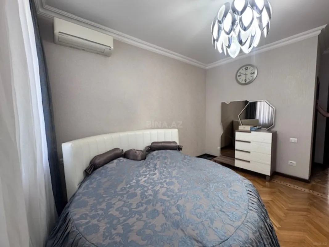 Satılır 3 otaqlı mənzil 120 m²