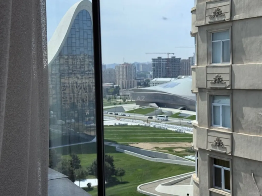 Satılır 3 otaqlı mənzil 120 m²