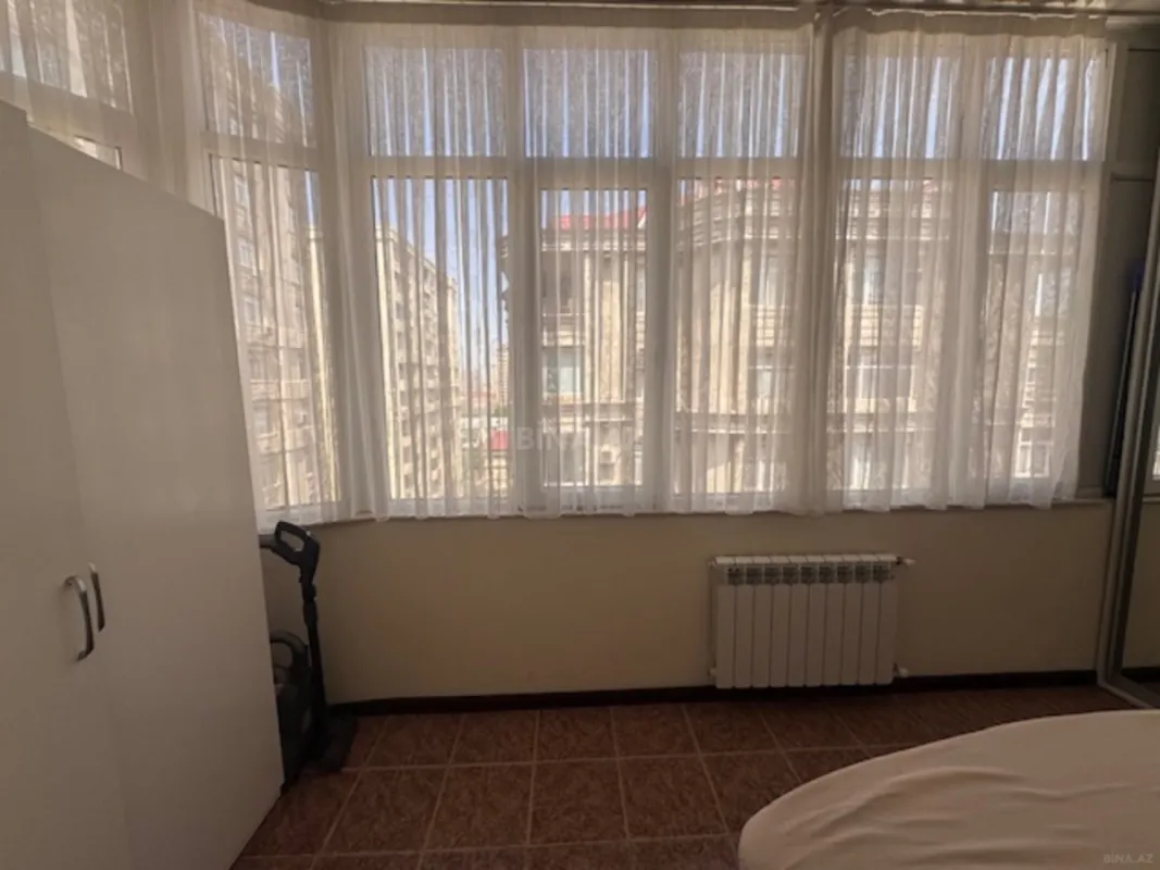 Satılır 3 otaqlı mənzil 120 m²
