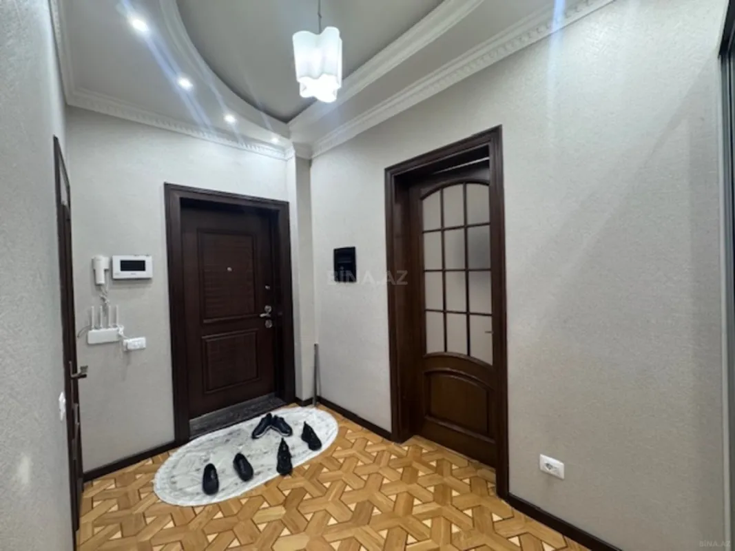 Satılır 3 otaqlı mənzil 120 m²