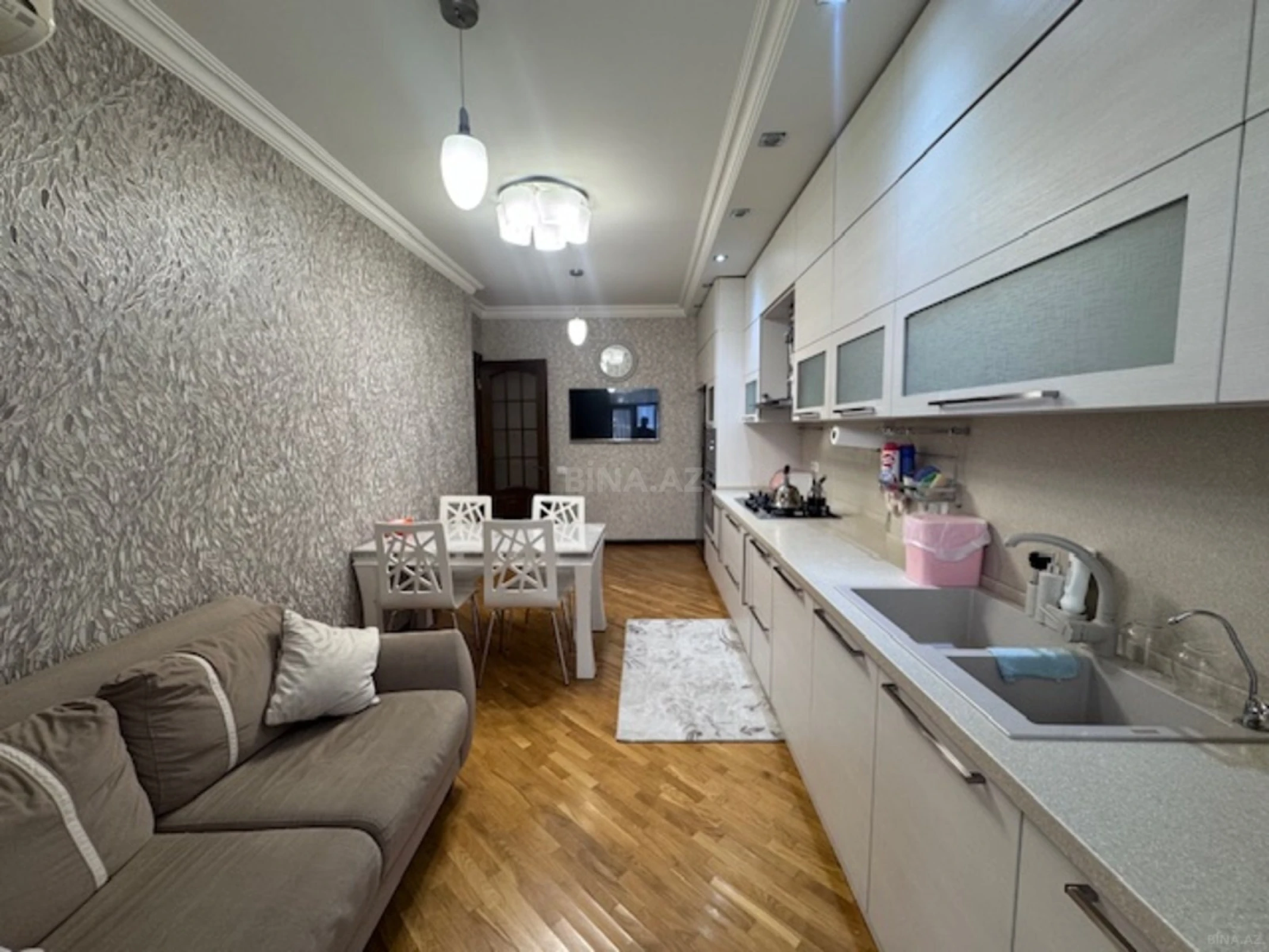 Satılır 3 otaqlı mənzil 120 m²