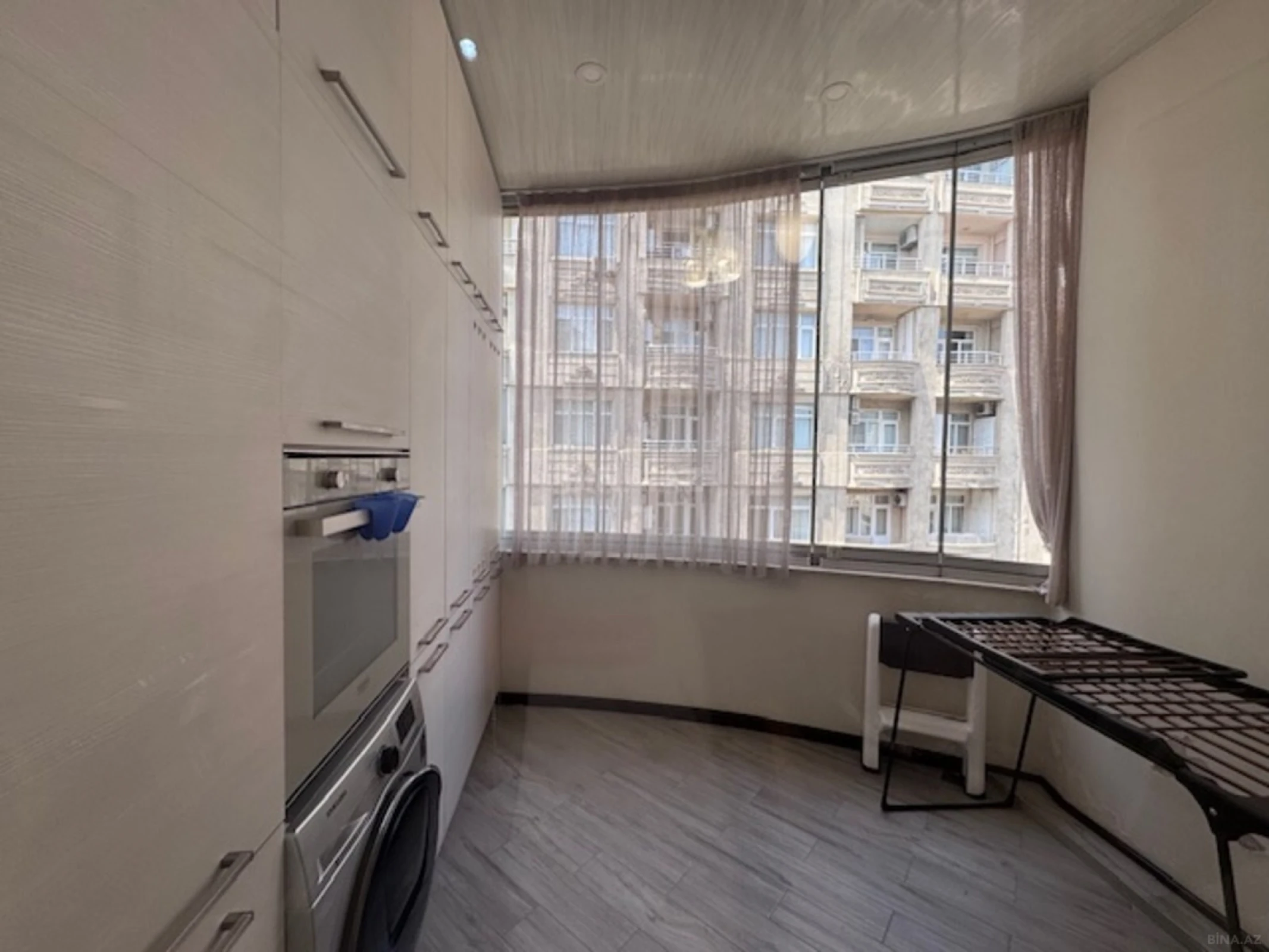 Satılır 3 otaqlı mənzil 120 m²