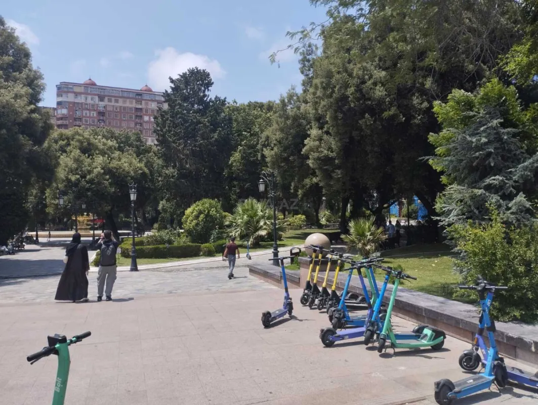 Satılır 3 otaqlı mənzil 135 m²